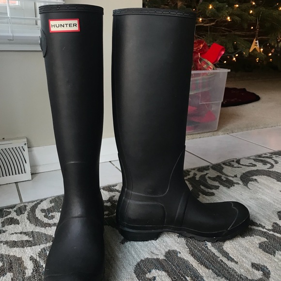 Matte Black Tall Hunter Rainboots - Picture 2 of 7